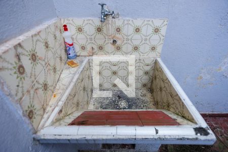 Casa à venda com 100m², 3 quartos e 2 vagas Casa à venda com 100m², 3 quartos e 2 vagasÁrea de serviço