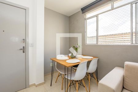 Sala de apartamento à venda com 3 quartos, 72m² em Estrela do Oriente, Belo Horizonte