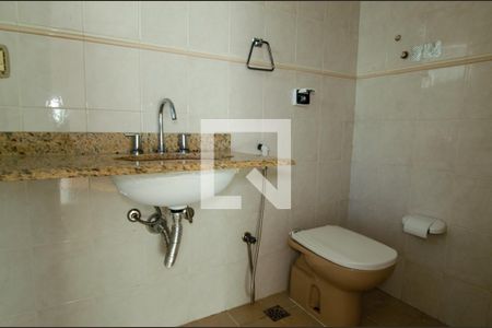 Apartamento à venda com 217m², 3 quartos e 3 vagasBanheiro da Suíte
