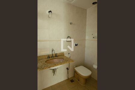 Apartamento à venda com 217m², 3 quartos e 3 vagasBanheiro da Suíte