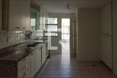 Apartamento à venda com 217m², 3 quartos e 3 vagasCozinha
