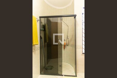 Casa à venda com 380m², 3 quartos e 3 vagasBanheiro da Suíte 1