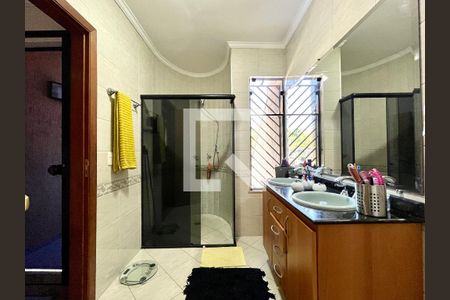 Casa à venda com 380m², 3 quartos e 3 vagasBanheiro da Suíte 1