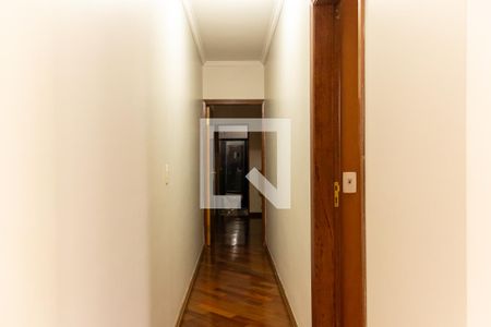 Casa à venda com 380m², 3 quartos e 3 vagasCorredor