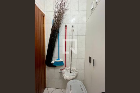 Casa à venda com 380m², 3 quartos e 3 vagasBanheiro