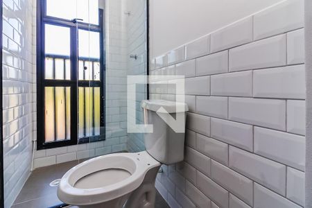 Banheiro de kitnet/studio para alugar com 1 quarto, 33m² em Parada Inglesa, São Paulo