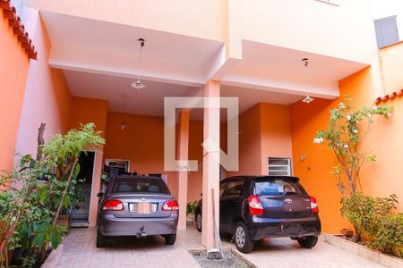 Casa à venda com 140m², 3 quartos e 2 vagasGaragem