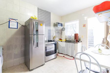 Casa à venda com 250m², 4 quartos e 2 vagas Casa à venda com 250m², 4 quartos e 2 vagasCasa 2 - Cozinha