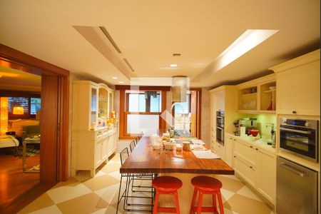 Cozinha de apartamento para alugar com 3 quartos, 240m² em Bela Vista, Porto Alegre