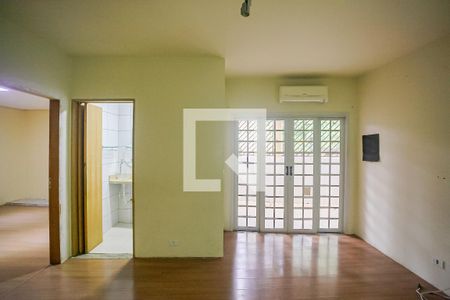 Sala de casa para alugar com 3 quartos, 110m² em Chácara Agrindus, Taboão da Serra