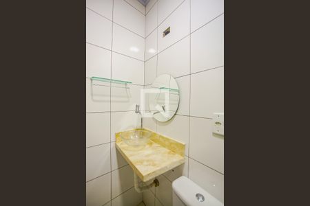 Casa para alugar com 110m², 3 quartos e 1 vaga Casa para alugar com 110m², 3 quartos e 1 vagaBanheiro Social