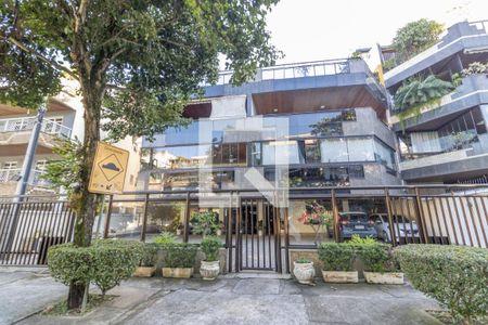 Apartamento à venda com 90m², 3 quartos e 2 vagas Apartamento à venda com 90m², 3 quartos e 2 vagasFachada