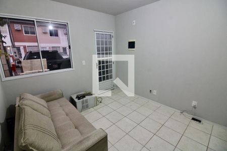 Sala de casa para alugar com 2 quartos, 70m² em Vargem Grande, Rio de Janeiro