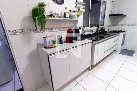 Casa de condomínio à venda com 85m², 3 quartos e 2 vagasCozinha - Armários