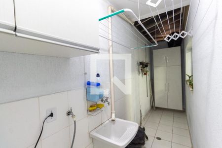 Casa de condomínio à venda com 85m², 3 quartos e 2 vagasLavanderia