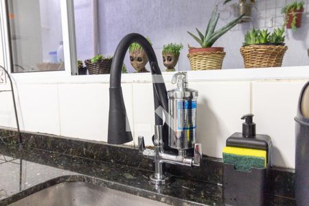 Casa de condomínio à venda com 85m², 3 quartos e 2 vagasCozinha - Torneira