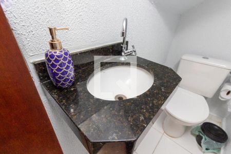 Casa de condomínio à venda com 85m², 3 quartos e 2 vagasLavabo