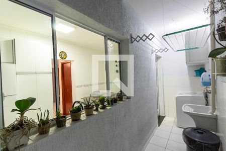 Casa de condomínio à venda com 85m², 3 quartos e 2 vagasLavanderia