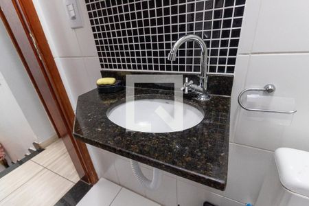 Casa de condomínio à venda com 85m², 3 quartos e 2 vagasBanheiro 2