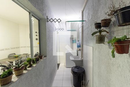 Casa de condomínio à venda com 85m², 3 quartos e 2 vagasLavanderia