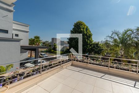 Casa de condomínio à venda com 338m², 3 quartos e 5 vagasVaranda Suite 1