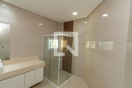 Casa de condomínio à venda com 338m², 3 quartos e 5 vagasBanheiro da Suíte 1