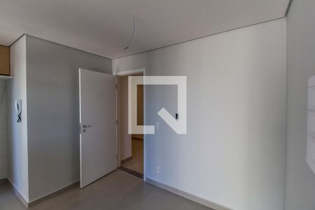 Sala de TV de apartamento à venda com 2 quartos, 52m² em Alphaville Empresarial, Barueri