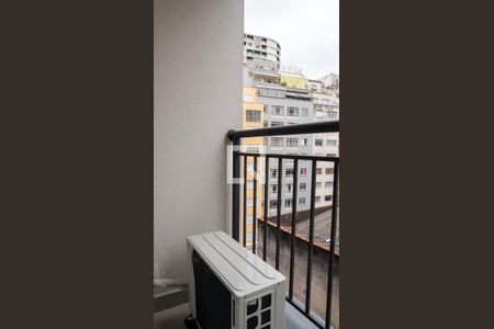 Studio à venda com 28m², 1 quarto e sem vaga Studio à venda com 28m², 1 quarto e sem vagaVaranda