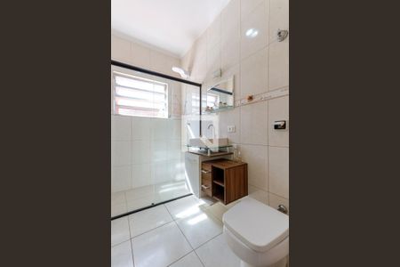 Casa à venda com 141m², 4 quartos e 2 vagas Casa à venda com 141m², 4 quartos e 2 vagasBanheiro