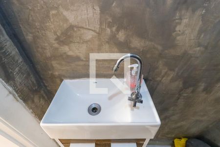 Casa à venda com 141m², 4 quartos e 2 vagas Casa à venda com 141m², 4 quartos e 2 vagasBanheiro de Serviço