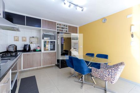 Casa à venda com 141m², 4 quartos e 2 vagas Casa à venda com 141m², 4 quartos e 2 vagasCozinha