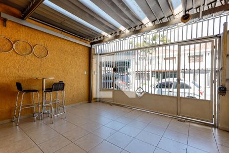 Casa à venda com 141m², 4 quartos e 2 vagas Casa à venda com 141m², 4 quartos e 2 vagasGaragem