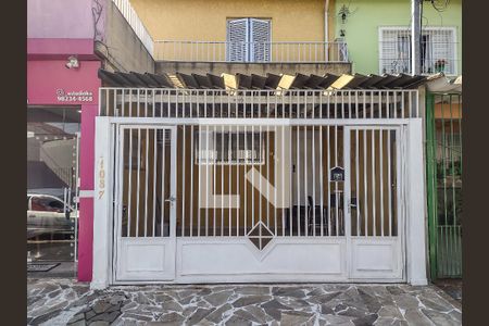 Casa à venda com 141m², 4 quartos e 2 vagas Casa à venda com 141m², 4 quartos e 2 vagasFachada