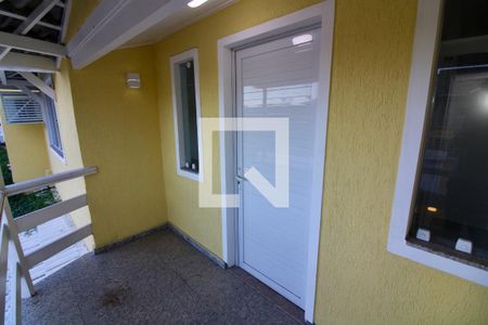 Casa de condomínio à venda com 220m², 4 quartos e 1 vaga Casa de condomínio à venda com 220m², 4 quartos e 1 vagaVaranda da Suite 1