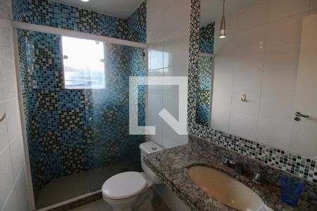 Casa de condomínio à venda com 220m², 4 quartos e 1 vaga Casa de condomínio à venda com 220m², 4 quartos e 1 vagaBanheiro Social 1