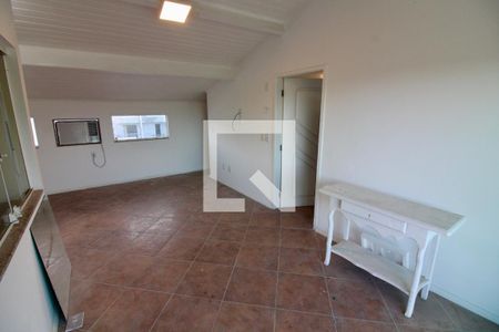 Casa de condomínio à venda com 220m², 4 quartos e 1 vaga Casa de condomínio à venda com 220m², 4 quartos e 1 vagaHall social