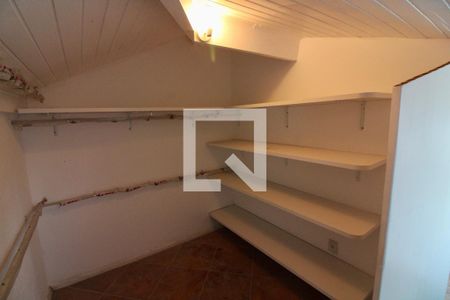 Casa de condomínio à venda com 220m², 4 quartos e 1 vaga Casa de condomínio à venda com 220m², 4 quartos e 1 vagaSuite 2