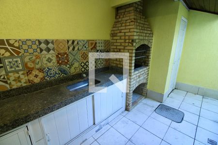 Casa de condomínio à venda com 220m², 4 quartos e 1 vaga Casa de condomínio à venda com 220m², 4 quartos e 1 vagaChurrasqueira