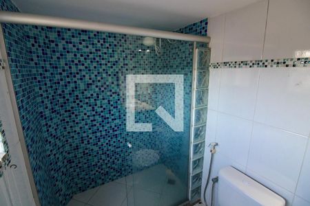 Casa de condomínio à venda com 220m², 4 quartos e 1 vaga Casa de condomínio à venda com 220m², 4 quartos e 1 vagaBanheiro da Suíte 2