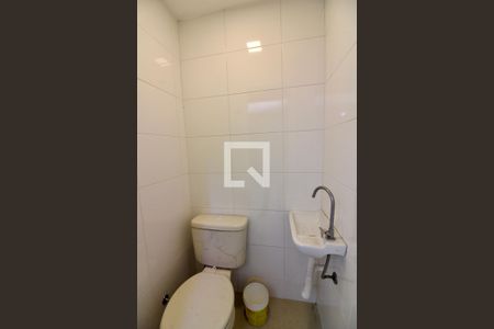 Casa de condomínio à venda com 220m², 4 quartos e 1 vaga Casa de condomínio à venda com 220m², 4 quartos e 1 vagaLavabo