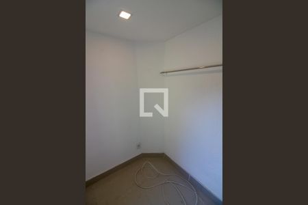 Casa de condomínio à venda com 220m², 4 quartos e 1 vaga Casa de condomínio à venda com 220m², 4 quartos e 1 vagaCloset do quarto 1