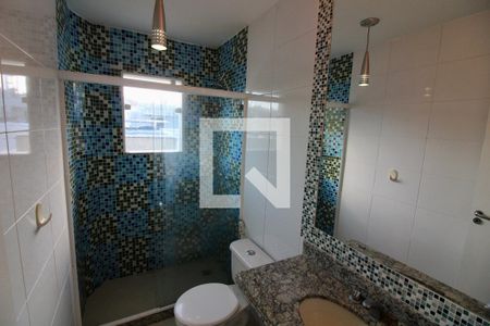 Casa de condomínio à venda com 220m², 4 quartos e 1 vaga Casa de condomínio à venda com 220m², 4 quartos e 1 vagaBanheiro Social 1