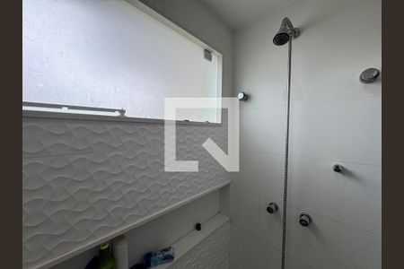 Casa de condomínio para alugar com 350m², 4 quartos e 5 vagasSuíte 2 - Banheiro