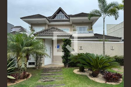 Casa de condomínio para alugar com 350m², 4 quartos e 5 vagasPlaquinha Quinto Andar