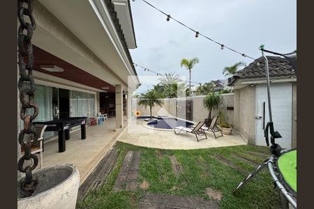 Casa de condomínio para alugar com 350m², 4 quartos e 5 vagasÁrea externa