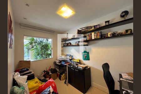 Casa de condomínio para alugar com 350m², 4 quartos e 5 vagasQuarto