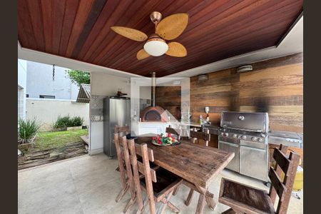 Casa de condomínio para alugar com 350m², 4 quartos e 5 vagasÁrea externa