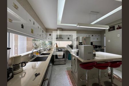 Casa de condomínio para alugar com 350m², 4 quartos e 5 vagasCozinha