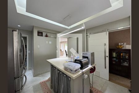 Casa de condomínio para alugar com 350m², 4 quartos e 5 vagasCozinha