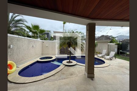 Casa de condomínio para alugar com 350m², 4 quartos e 5 vagasÁrea externa